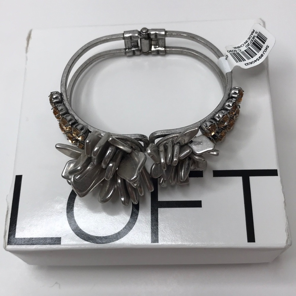 3/$25 ANN TAYLOR LOFT Silver Tan Flower Snap Bracelet